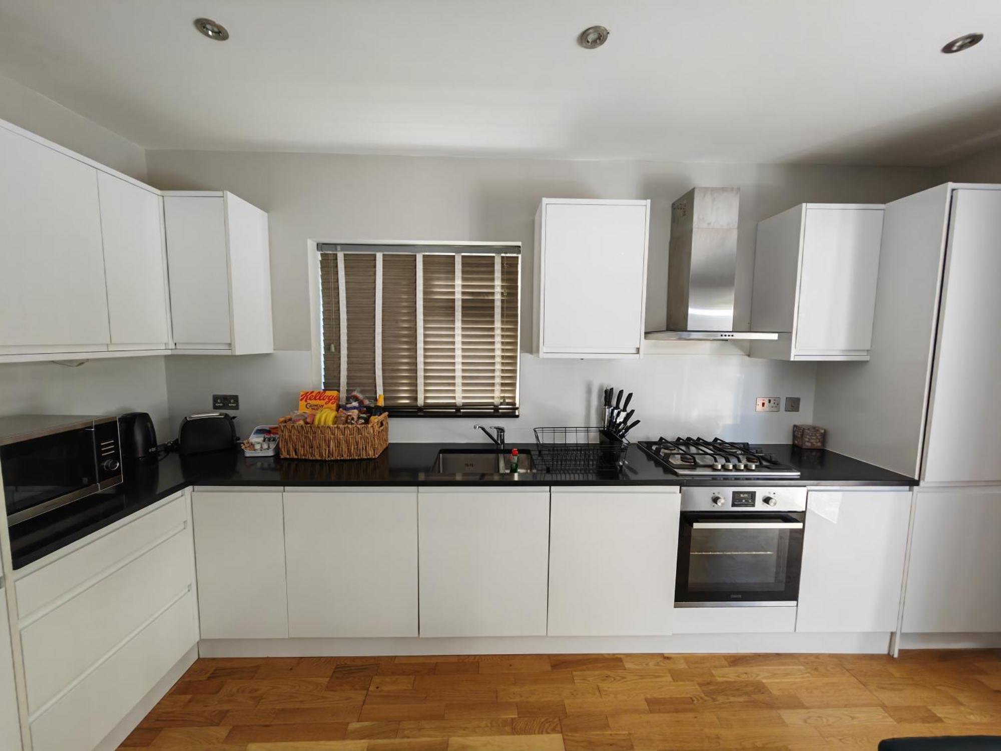 New! Lovely 2 Bed Serviced With Free Parking Appartamento