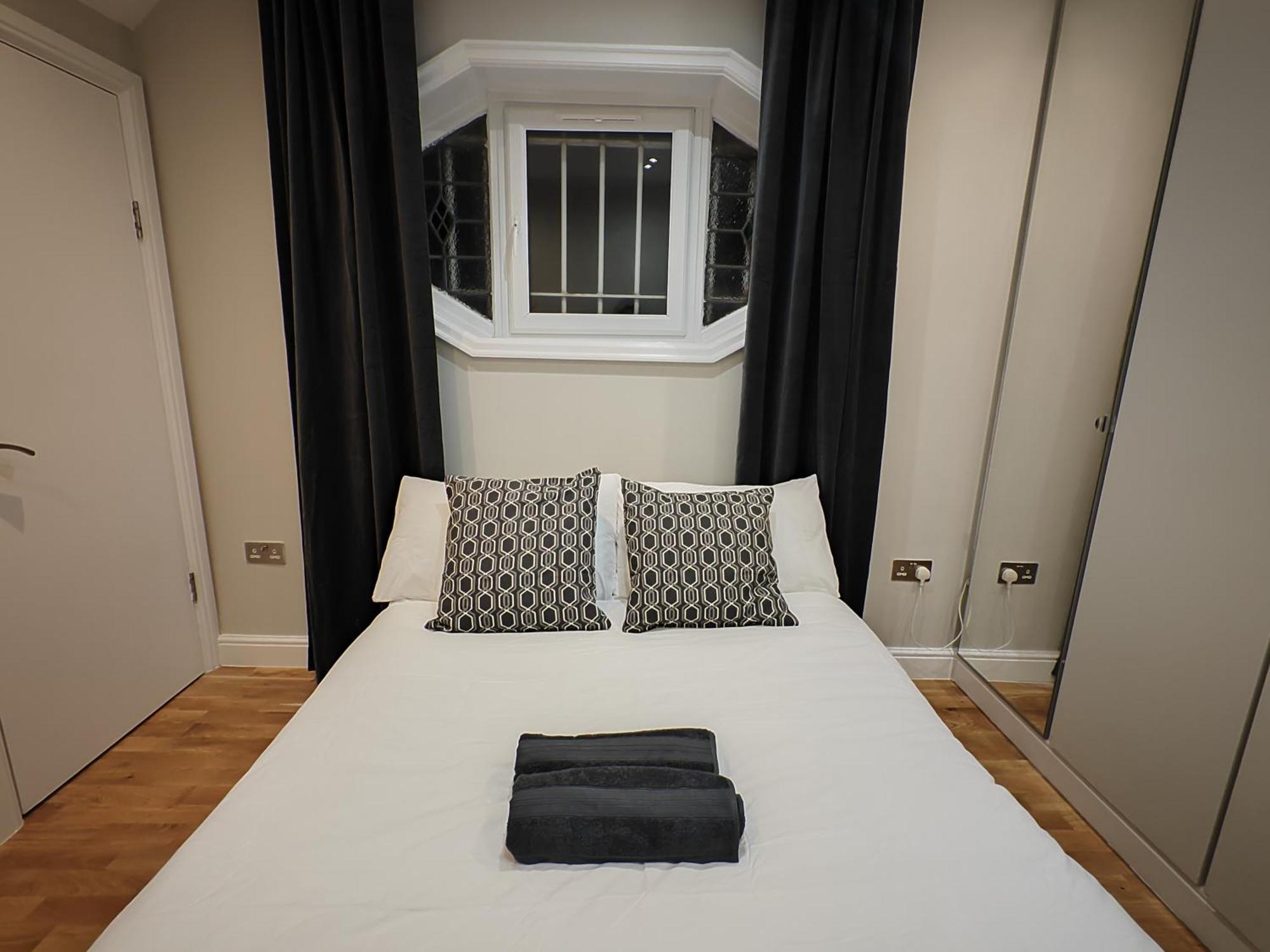 Appartamento New! Lovely 2 Bed Serviced With Free Parking Londra