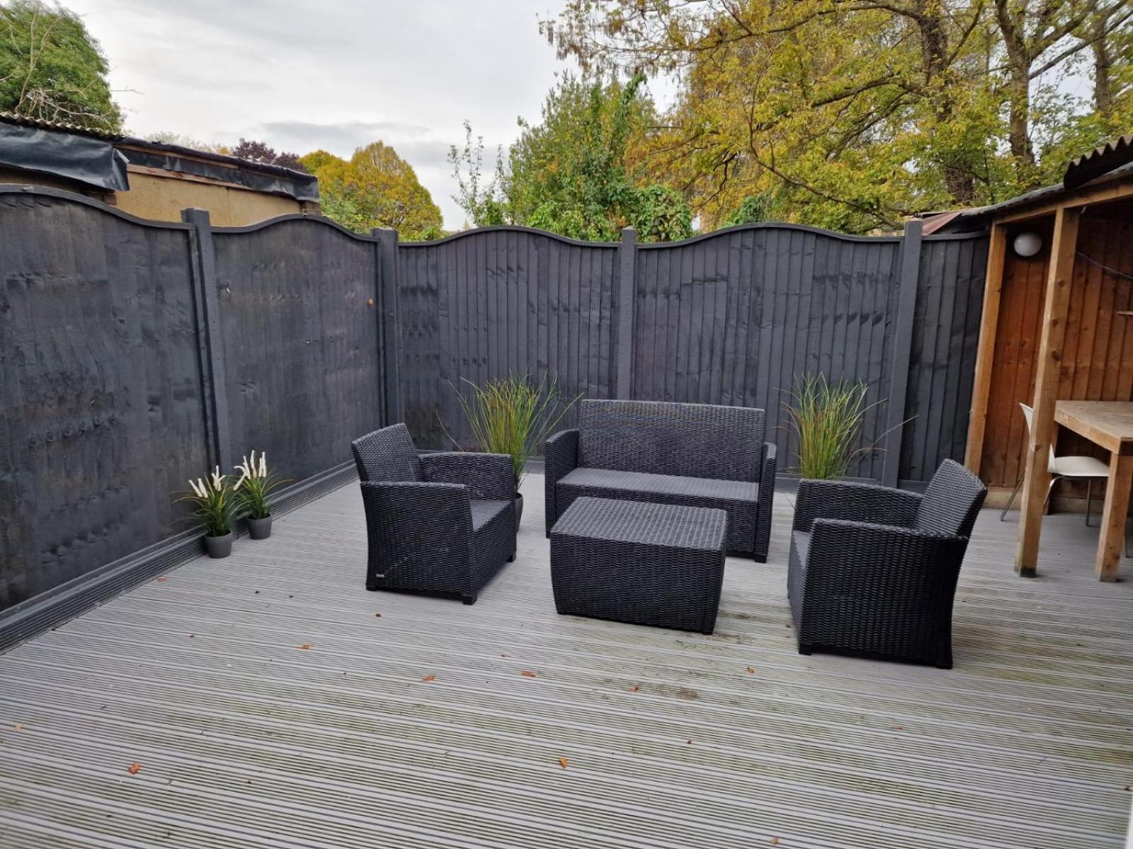 New! Lovely 2 Bed Serviced With Free Parking